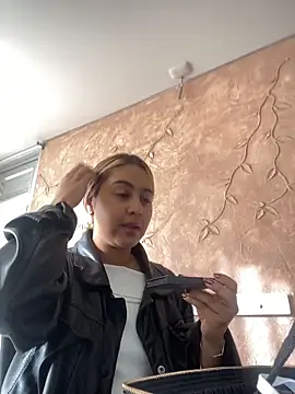 Snapshot of Miabonnett_ chatting on November 26, 12:17 pm Miabonnett online show from November 26, 12:17 pm