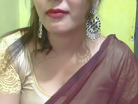 Snapshot of Model-Tanya chatting on February 12, 1:37 pm Model-Tanya online show from February 12, 1:37 pm