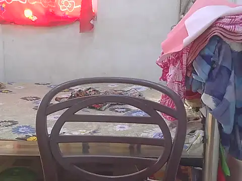 Snapshot of Model-Tanya chatting on March 10, 9:43 am Model-Tanya online show from March 10, 9:43 am