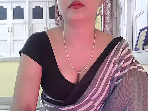 Snapshot of Model-Tanya chatting on November 16, 4:45 pm Model-Tanya online show from November 16, 4:45 pm