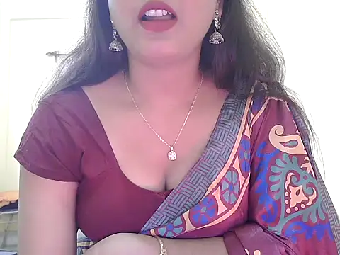 Snapshot of Model-Tanya chatting on December 15, 9:24 am Model-Tanya online show from December 15, 9:24 am