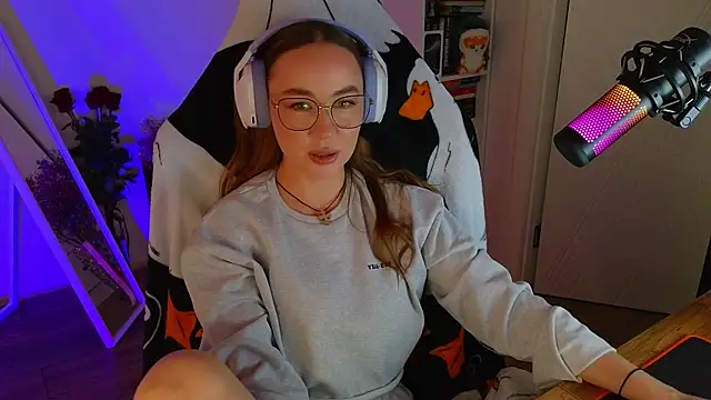 Emili1- online show from March 12, 1:19 pm