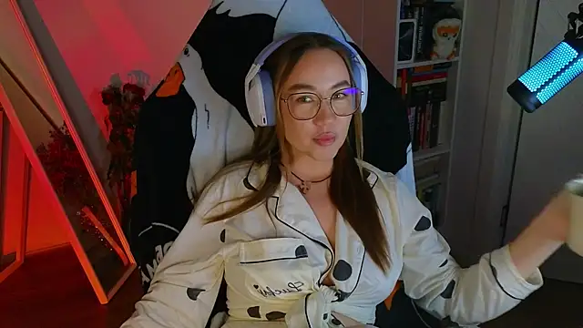 Emili1- online show from March 15, 3:27 pm