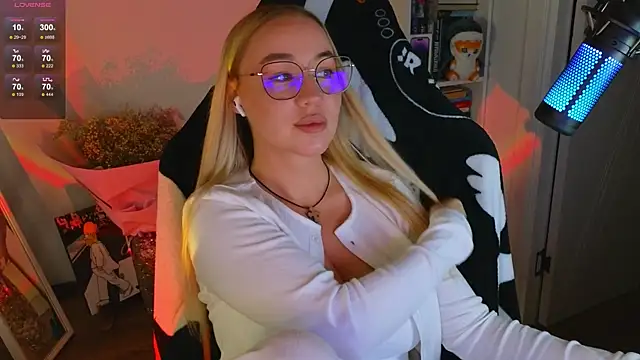 Emili1- online show from September 20, 6:42 pm