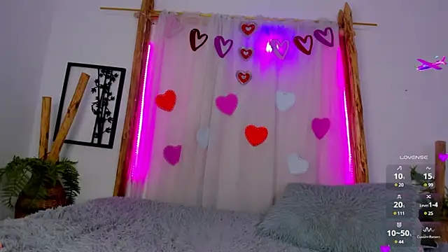  RedMoon online show from February 14, 5:36 pm