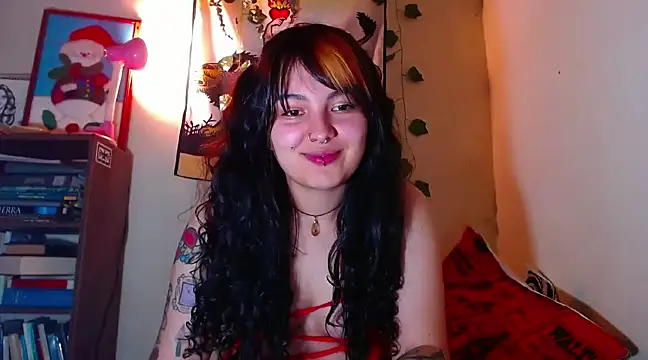 Snapshot of sweetiee_mary chatting on December 15, 2:08 am sweetiee mary online show from December 15, 2:08 am