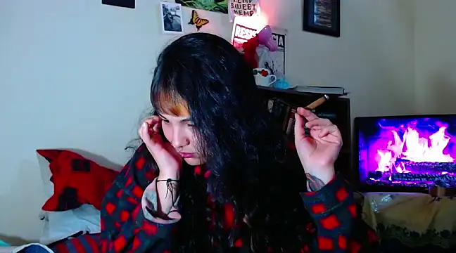 Snapshot of sweetiee_mary chatting on February 16, 4:42 am sweetiee mary online show from February 16, 4:42 am