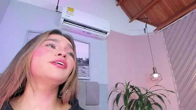 selene tylor  online show from April 4, 8:06 pm