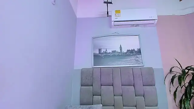 Snapshot of selene_tylor_ chatting on May 16, 10:36 am selene tylor online show from May 16, 10:36 am