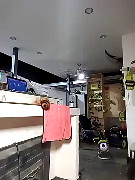 Snapshot of DirtyRcride chatting on December 5, 5:15 am DirtyRcride online show from December 5, 5:15 am