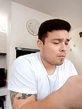 Snapshot of DirtyRcride chatting on December 5, 8:22 pm DirtyRcride online show from December 5, 8:22 pm