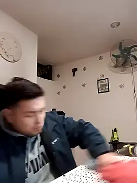 Snapshot of DirtyRcride chatting on December 11, 5:53 am DirtyRcride online show from December 11, 5:53 am