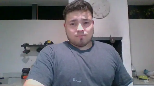 Snapshot of DirtyRcride chatting on December 13, 5:05 am DirtyRcride online show from December 13, 5:05 am