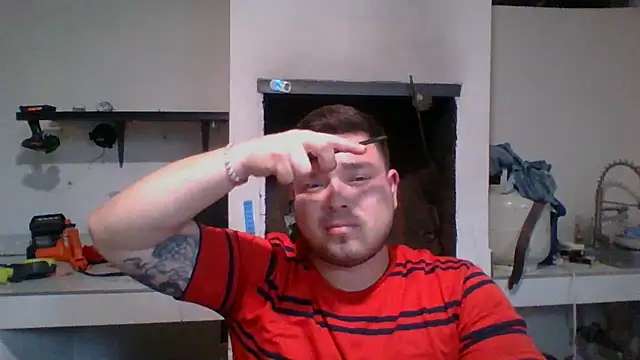 Snapshot of DirtyRcride chatting on December 14, 4:34 am DirtyRcride online show from December 14, 4:34 am