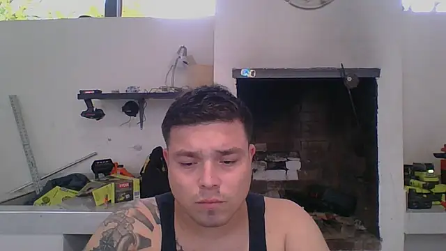 Snapshot of DirtyRcride chatting on December 16, 10:45 pm DirtyRcride online show from December 16, 10:45 pm