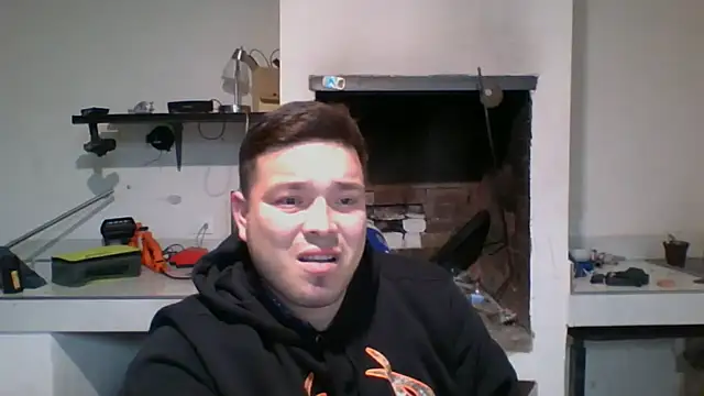 Snapshot of DirtyRcride chatting on December 19, 3:40 am DirtyRcride online show from December 19, 3:40 am