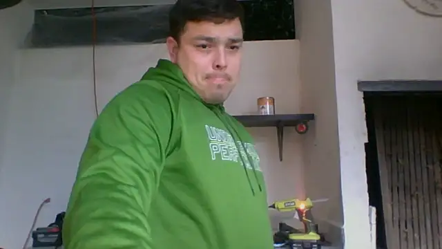 Snapshot of DirtyRcride chatting on January 9, 4:08 am DirtyRcride online show from January 9, 4:08 am