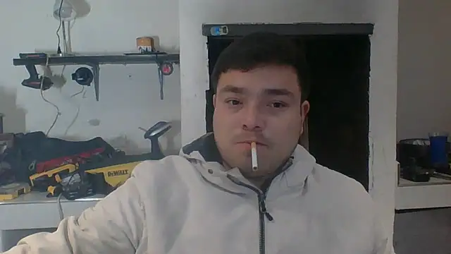 Snapshot of DirtyRcride chatting on January 13, 1:56 am DirtyRcride online show from January 13, 1:56 am