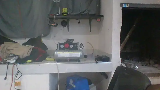 Snapshot of DirtyRcride chatting on January 14, 7:38 am DirtyRcride online show from January 14, 7:38 am