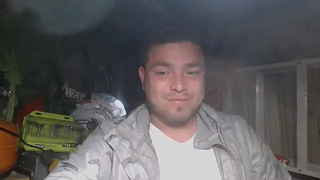 Snapshot of DirtyRcride chatting on February 12, 6:40 am DirtyRcride online show from February 12, 6:40 am