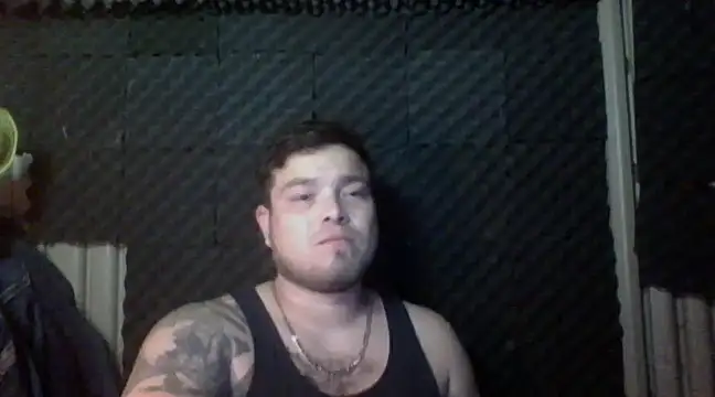 Snapshot of DirtyRcride chatting on February 25, 4:57 am DirtyRcride online show from February 25, 4:57 am