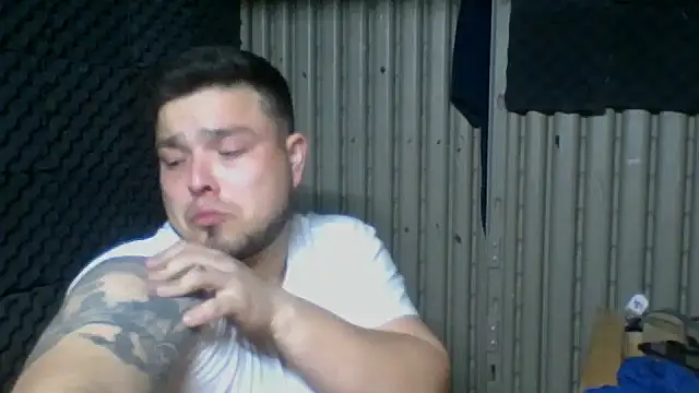 Snapshot of DirtyRcride chatting on March 6, 5:03 am DirtyRcride online show from March 6, 5:03 am