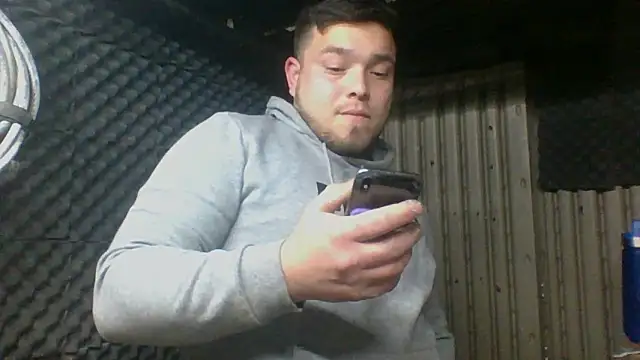 Snapshot of DirtyRcride chatting on March 10, 7:42 am DirtyRcride online show from March 10, 7:42 am