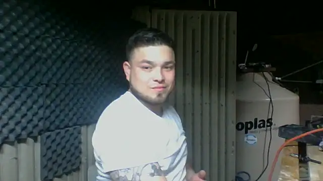 Snapshot of DirtyRcride chatting on March 13, 3:54 am DirtyRcride online show from March 13, 3:54 am