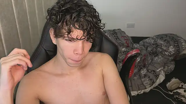 Snapshot of melo_prin chatting on December 7, 11:40 am melo prin online show from December 7, 11:40 am