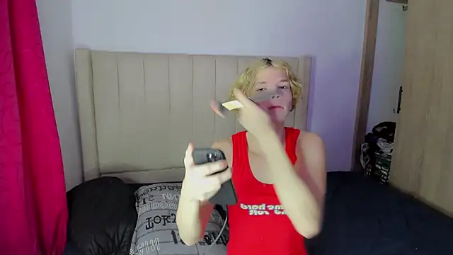 Snapshot of melo_prin chatting on October 14, 7:53 am melo prin online show from October 14, 7:53 am