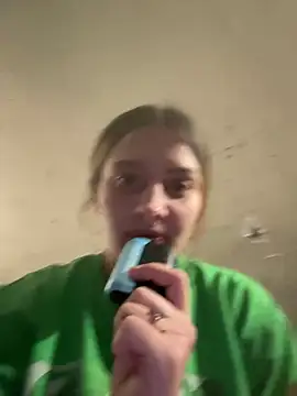 Snapshot of emilysue1 chatting on March 2, 10:03 am emilysue1 online show from March 2, 10:03 am