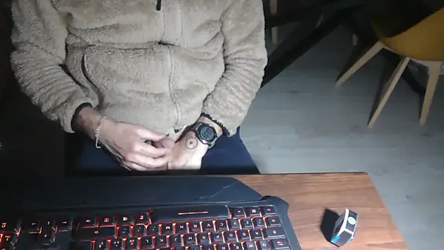 Adri gard online show from March 13, 9:10 pm