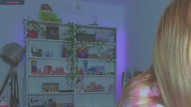 Milia Parker online show from September 28, 9:20 pm