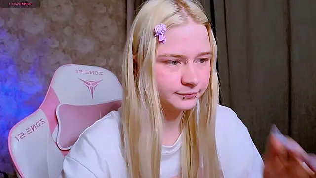 Milia Parker online show from June 7, 10:02 pm