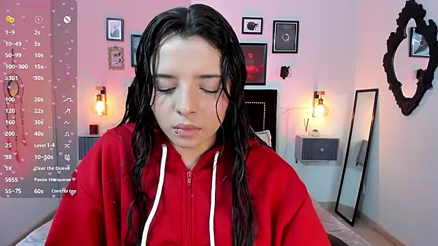 Charlotte  Benett online show from March 17, 5:11 am