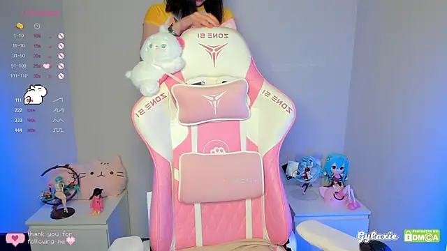 Gylaxie online show from December 6, 1:00 pm