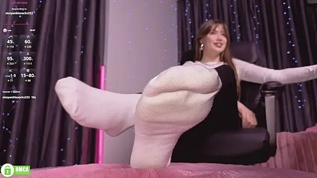 WendyyEmily online show from March 25, 5:13 am