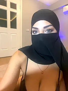 Snapshot of Amberonee31 chatting on October 19, 8:31 pm Amberonee31 online show from October 19, 8:31 pm
