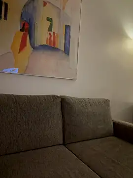 Alirawrz online show from January 9, 8:10 pm