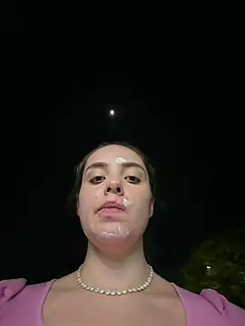 Alirawrz online show from February 4, 9:09 pm