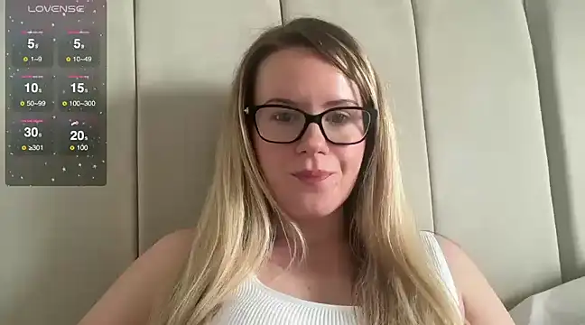 redheadrosie69 online show from February 25, 10:37 am