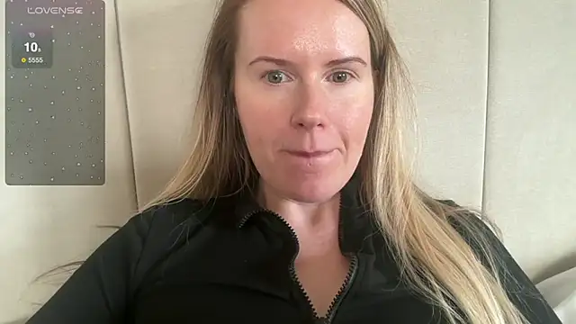 redheadrosie69 online show from February 26, 10:36 am