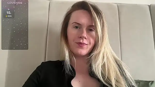 redheadrosie69 online show from February 26, 2:46 pm