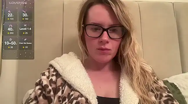 redheadrosie69 online show from March 2, 8:07 pm