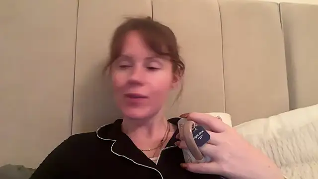 redheadrosie69 online show from October 17, 6:54 pm