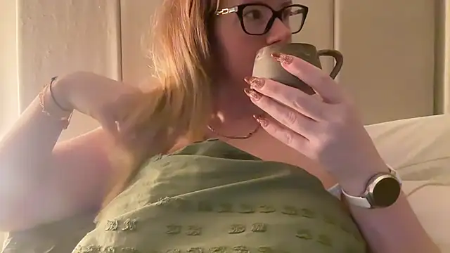 redheadrosie69 online show from November 7, 5:51 am