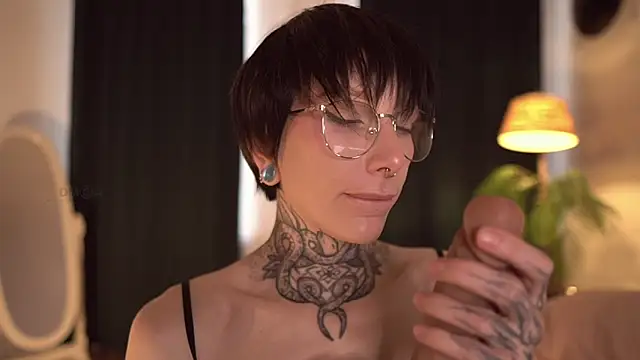 ifuckingtoy  online show from September 20, 11:44 am