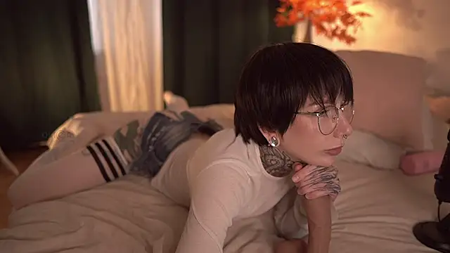 ifuckingtoy  online show from October 19, 1:01 pm