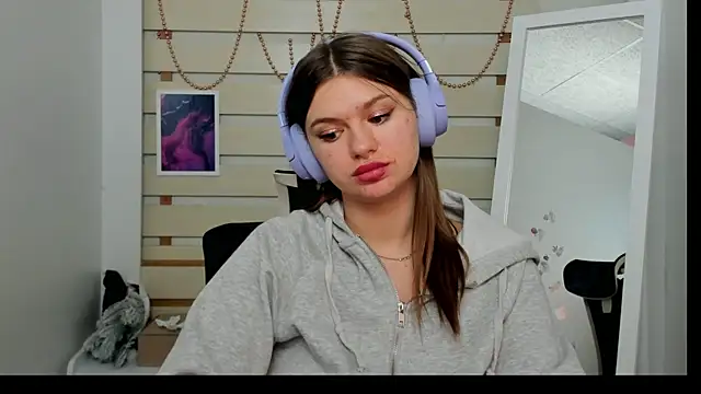 Josephine Kiss online show from January 19, 2:17 pm