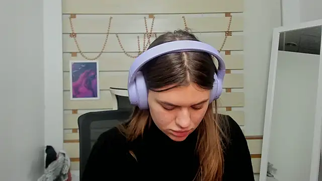 Josephine Kiss online show from February 8, 3:30 am